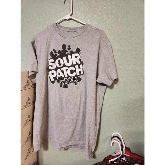 Mens sour patch kids shirt size large - measurements in photos - Picture 2 of 6
